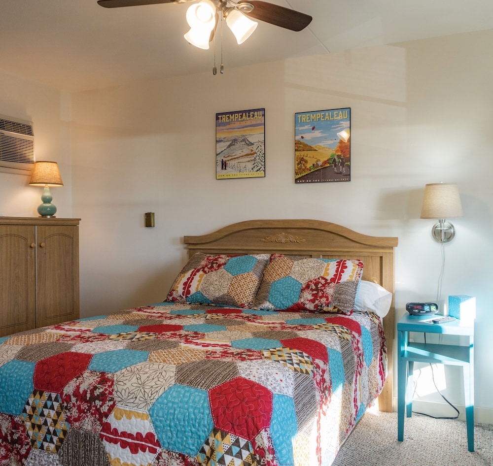 Little Bluff Inn - photo 4
