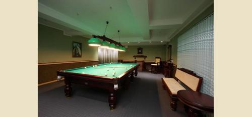 Prestige Hotel — hotel in Homyel'