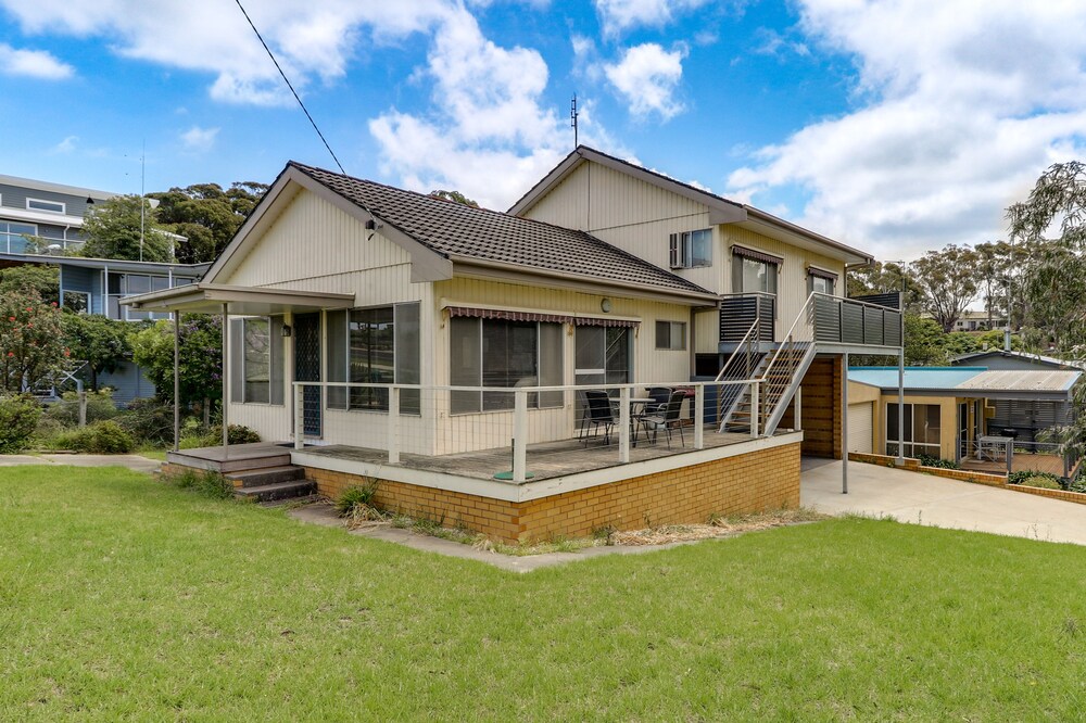 Stradbroke Central Metung Escape — carbon neutral stay, Metung