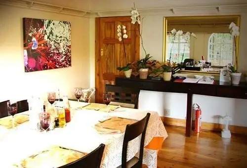 Akuwaiseni Guest House — 4-Star Luxury Hotel in Johannesburg, South Africa