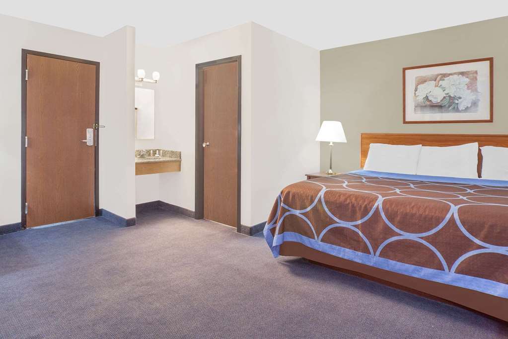 Super 8 by Wyndham Middletown - photo 15