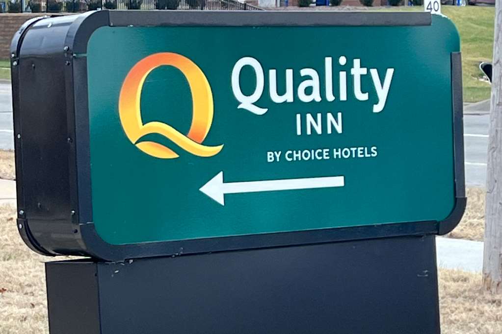 Quality Inn I 70 at Wanamaker - photo 3