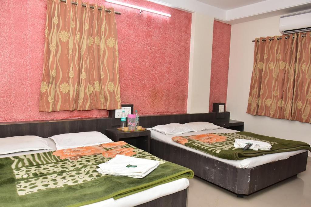 Hotel Sai Dhyan — Shirdi