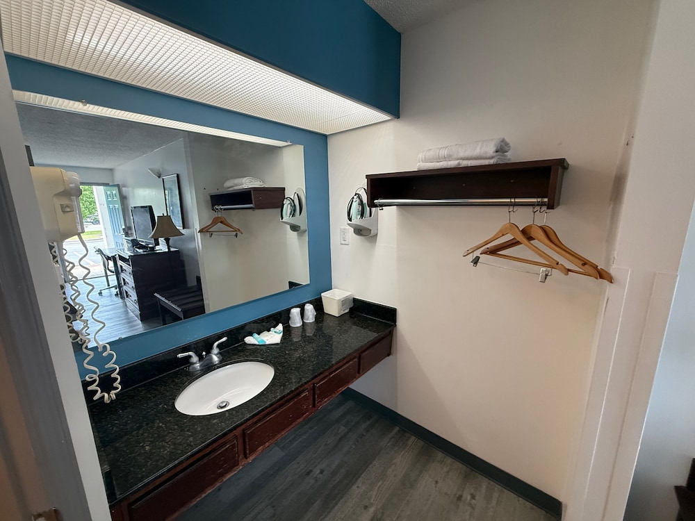 Baymont By Wyndham Roanoke Rapids - photo 24