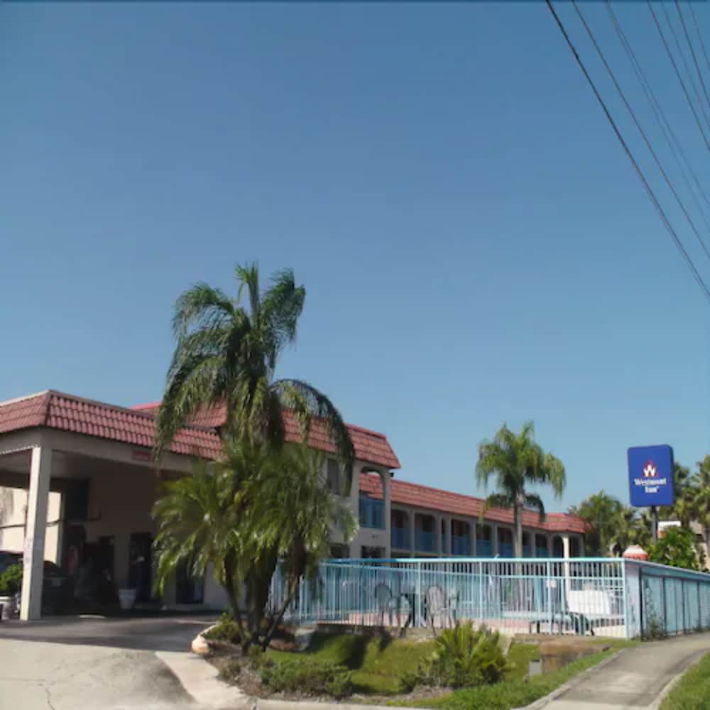 Westmont Inn Lakeland - photo 2