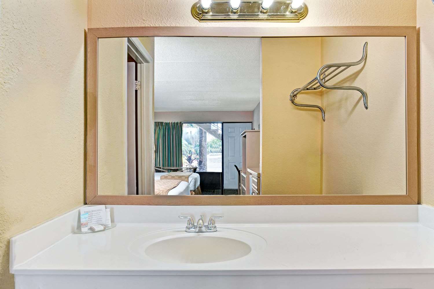 Home 1 Suites Extended Stay Kissimmee - photo 23