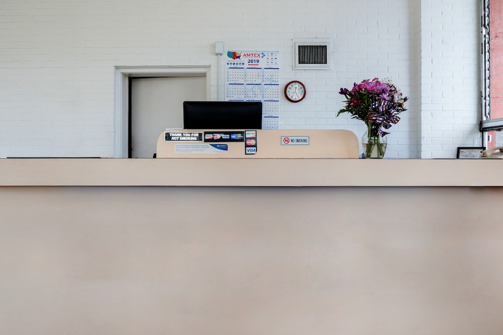 OYO Hotel Mustang Silverspring FL - photo 2