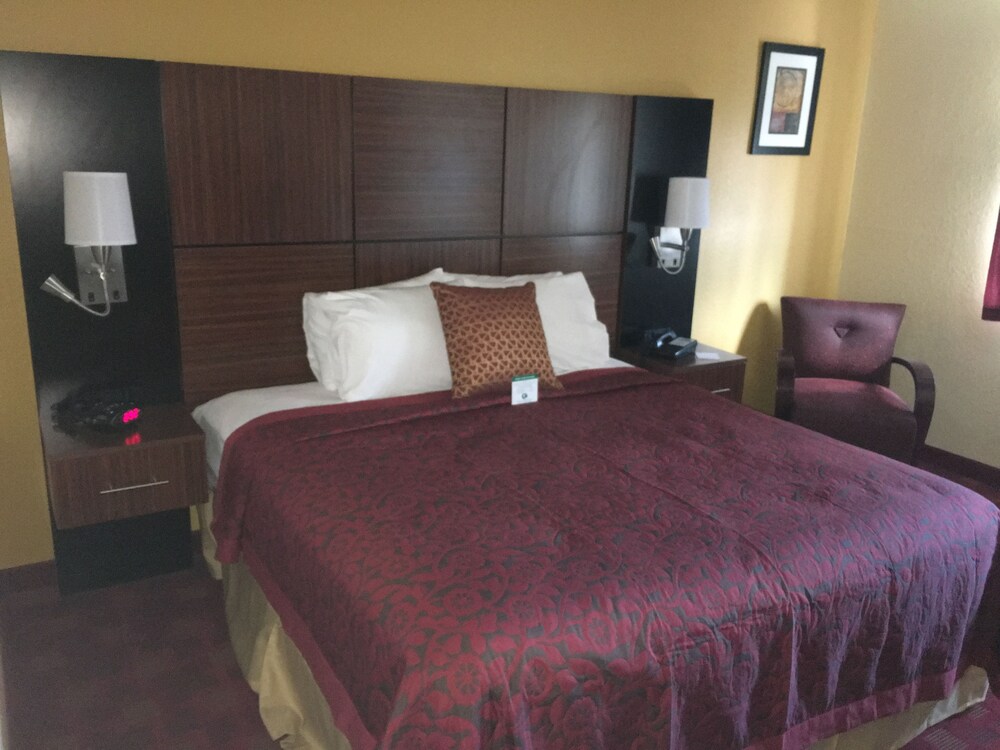 Days Inn Leominster Fitchburg Area - photo 8