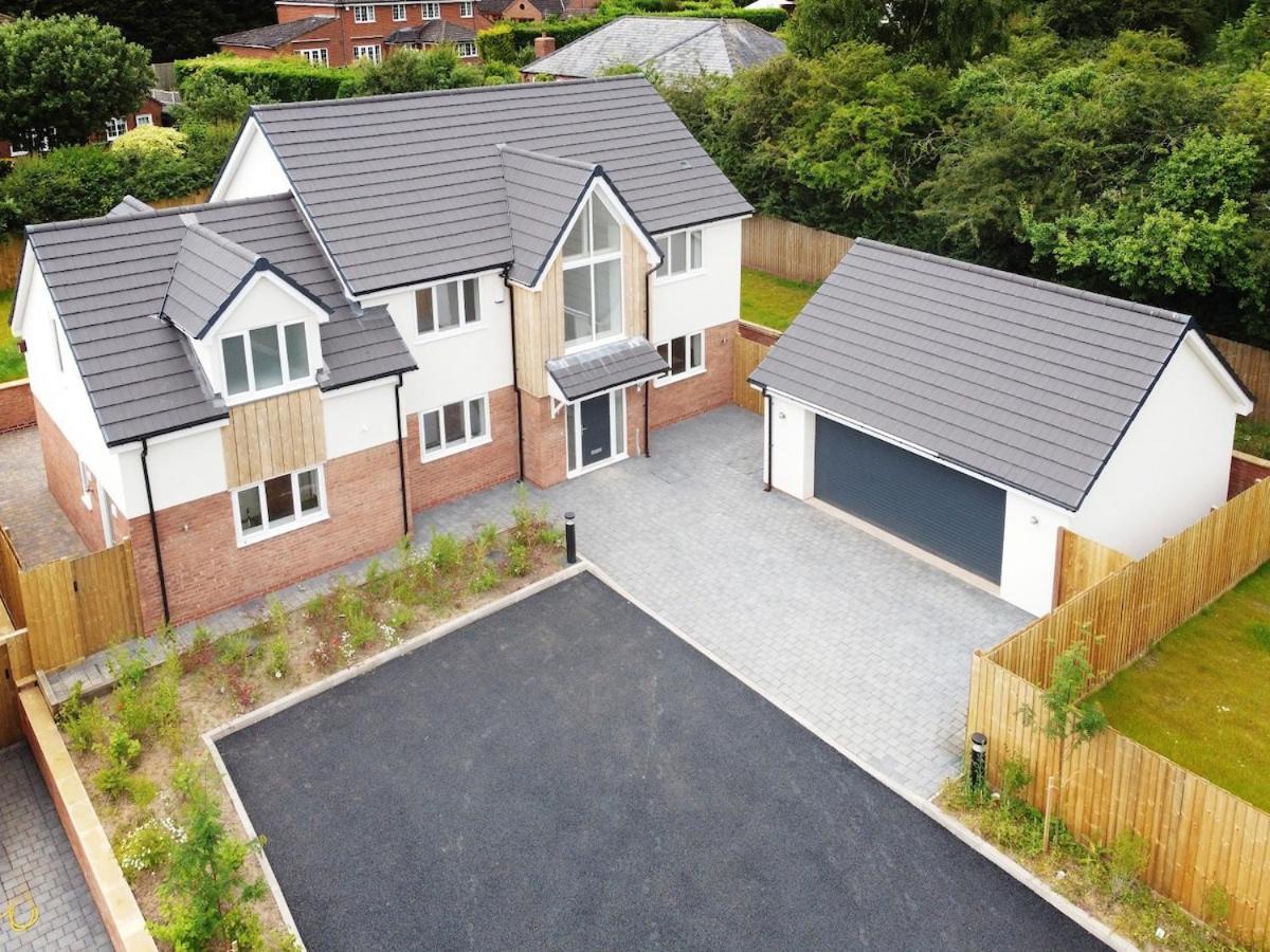 Exquisite Large Executive Home 21356891 — Stourport On Severn