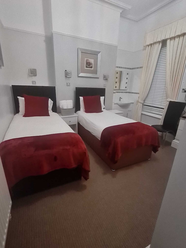 Clifton Villa Southport — 4-Star Luxury Hotel in Southport, United Kingdom