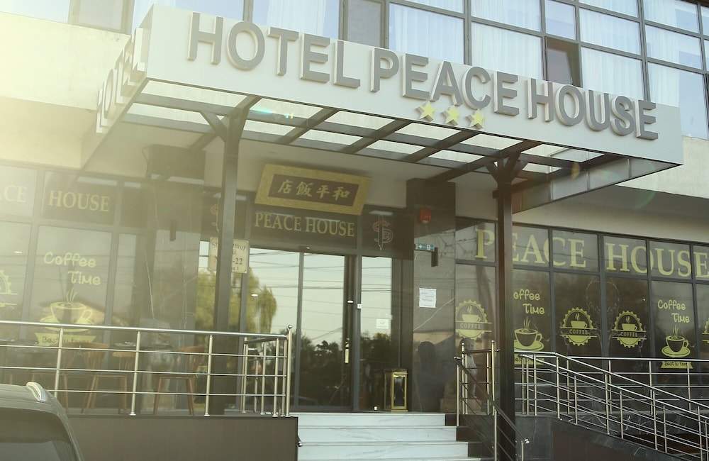 Peace House — 4-Star Luxury Hotel in Bucharest, Romania