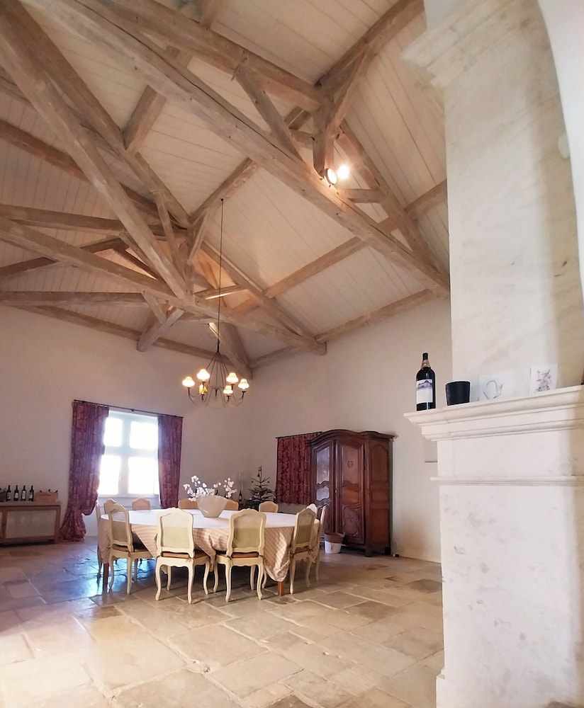 Château Gautoul — 4-Star Luxury Hotel in Puy-L'eveque, France
