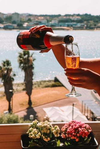 Golden Place Seixal — 4-Star Luxury Hotel in Arrentela, Portugal