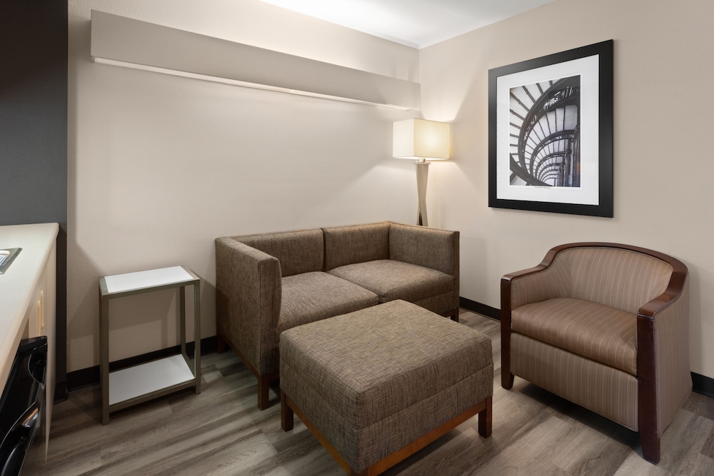 Americas Best Value Inn & Suites Racine - photo 27