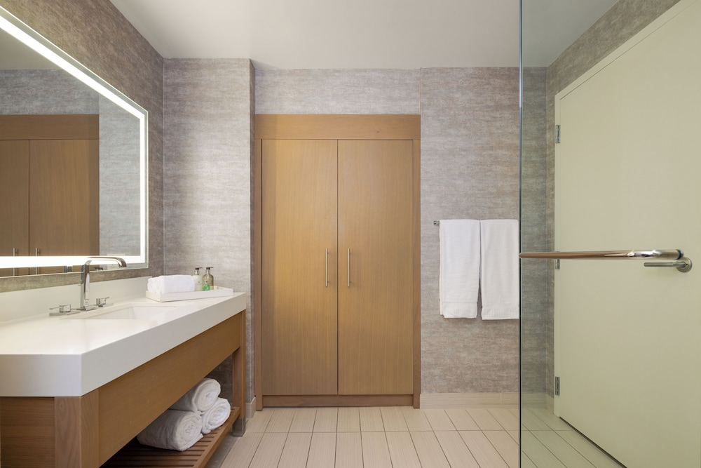JB Duke Hotel - photo 33