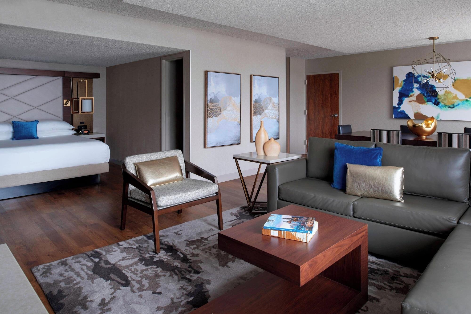 Kansas City Airport Marriott - photo 2