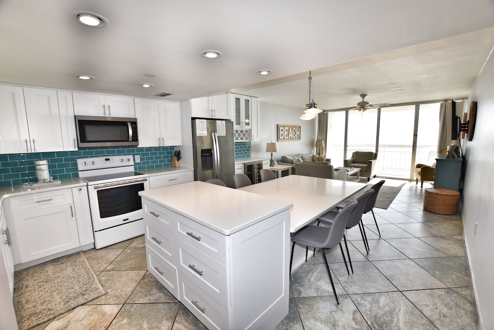 0212 Waters Edge Resort 3 Bedroom Condo by RedAwning - photo 18