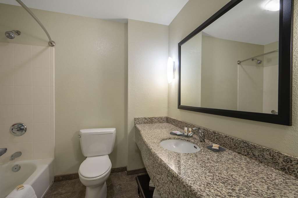 La Quinta Inn & Suites by Wyndham Loveland Estes Park - photo 17