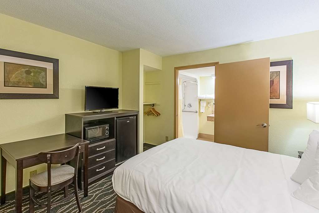 Clarion Inn Columbia Airport - photo 11