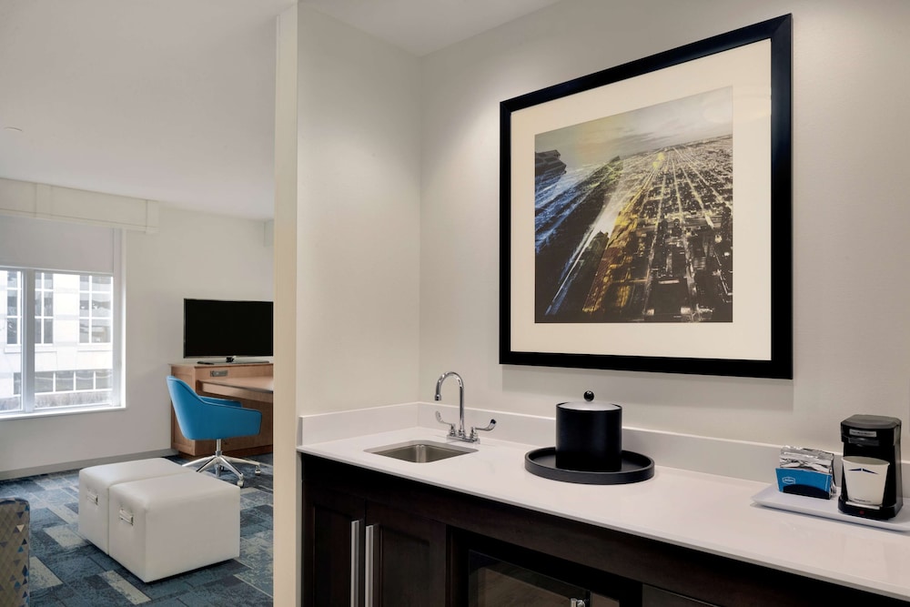 Hampton Inn & Suites Rosemont Chicago O'Hare - photo 11