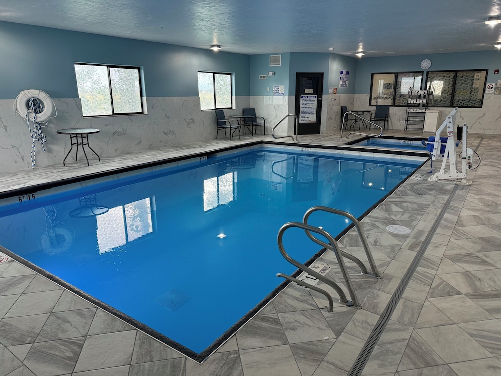 Holiday Inn Express & Suites Alamosa by IHG - photo 20