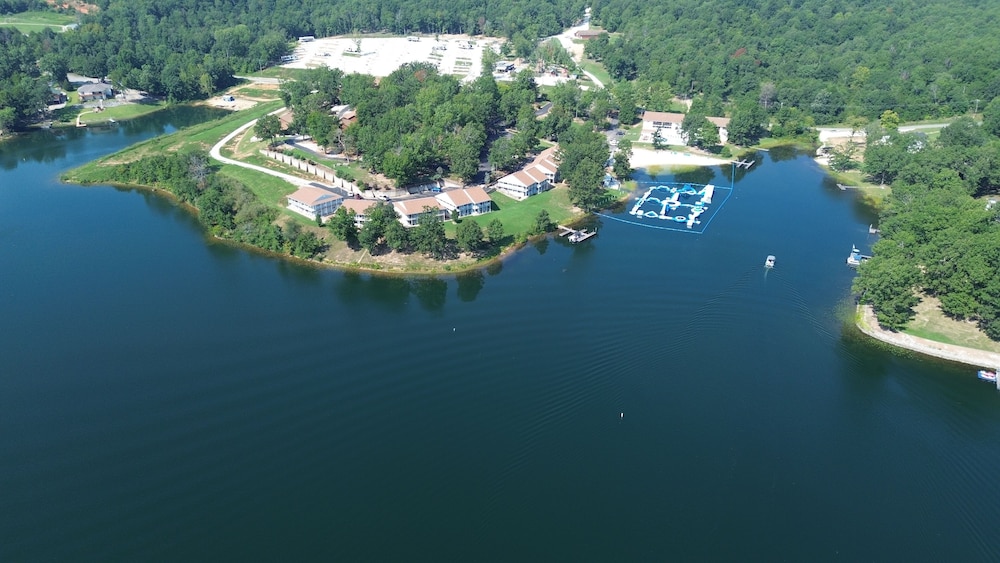Crown Point Resort in Horseshoe Bend, United States