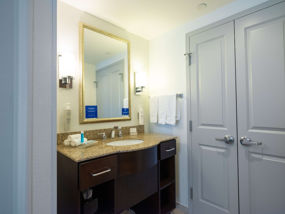 Homewood Suites by Hilton Joplin - photo 34