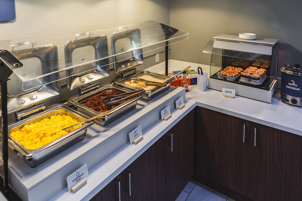 Holiday Inn Express Salinas by IHG - photo 27
