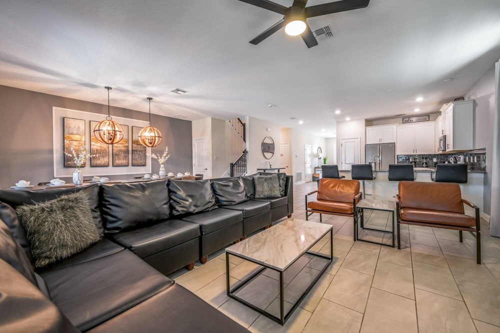 Family Paradise Space Themed Perfect Location - photo 7