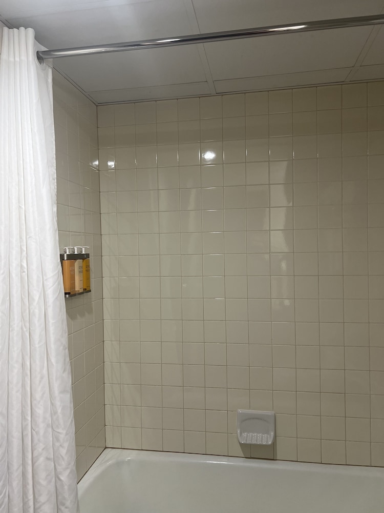 The Stables Inn and Suites - photo 18
