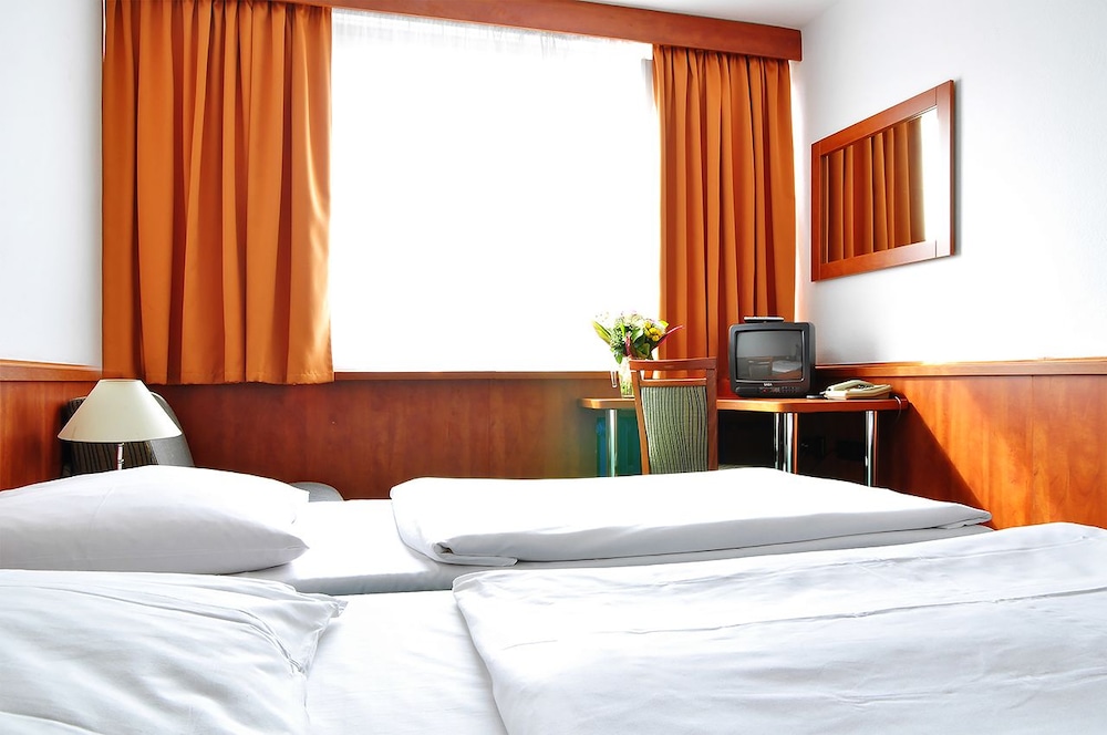 Hotel Tristar — hotel in Prague