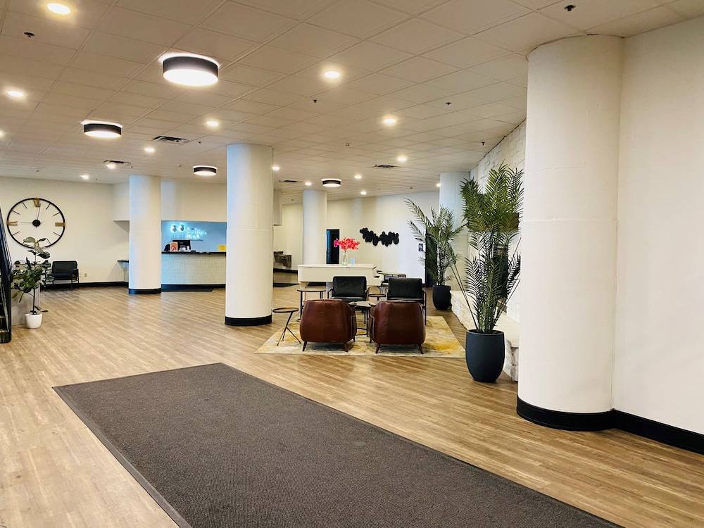 The Suites Hotel at Waterfront Plaza - photo 3