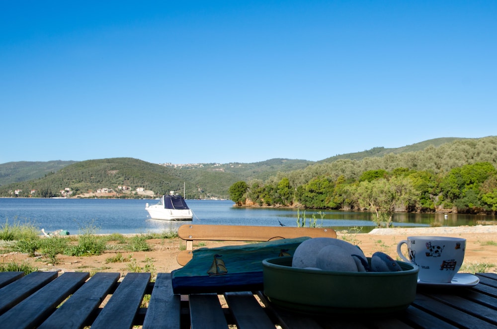 Thea Houses - carbon neutral hotel in Pyli