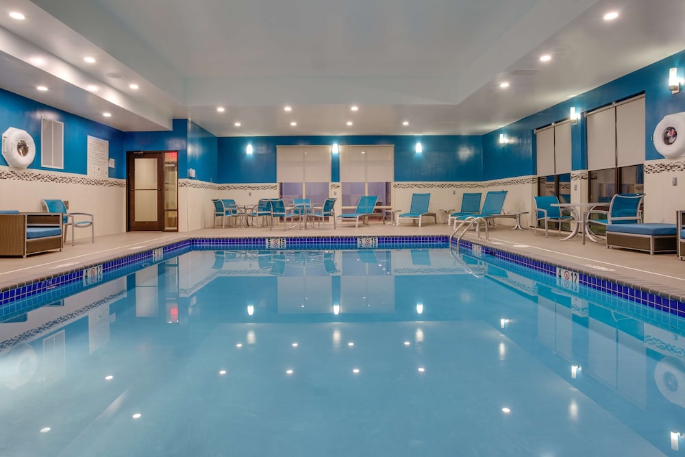 Hampton Inn & Suites Philadelphia Bensalem - photo 20