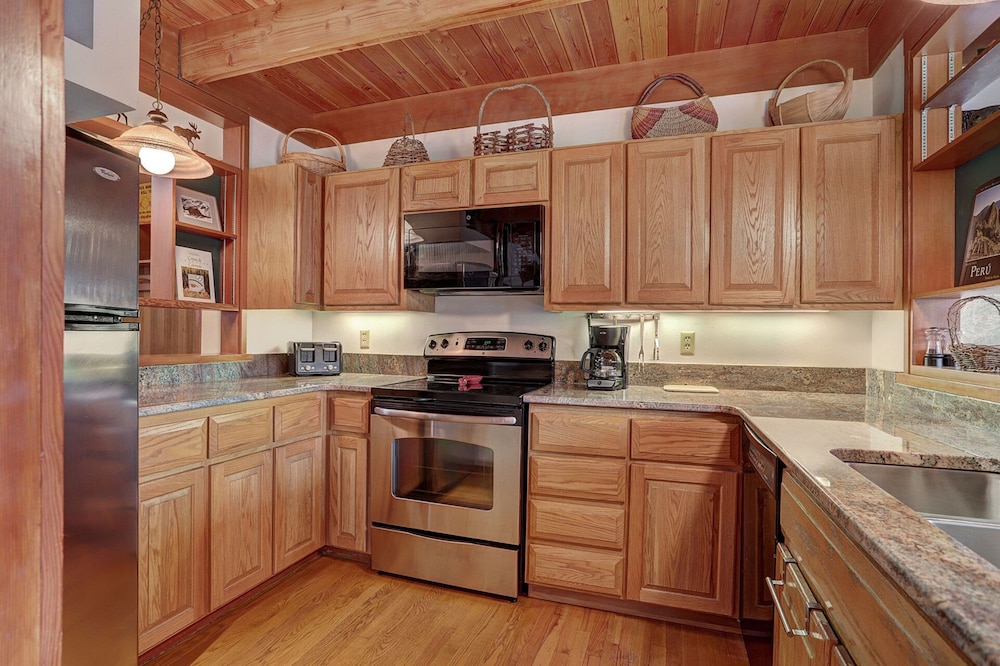 Tennis Townhomes 1326 - photo 8