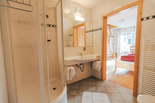 Gästezimmer & Buschenschank mit Weingut Hack Gebell in Gamlitz, Austria