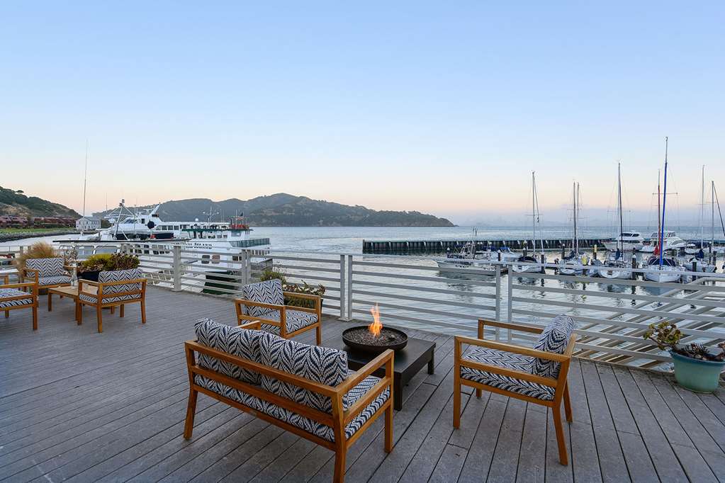 Waters Edge Hotel - photo 6