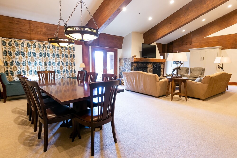One Bedroom Townhouse with Hot Tub 1 Apartment Hotel by RedAwning - photo 6