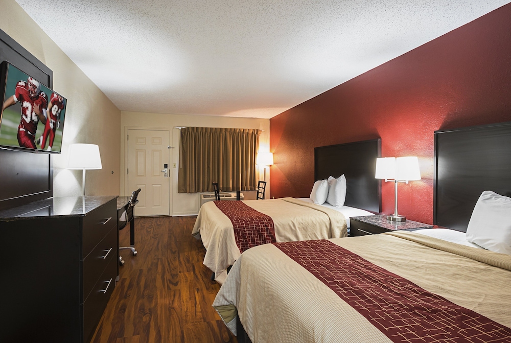 Red Roof Inn & Suites Scottsboro - photo 17