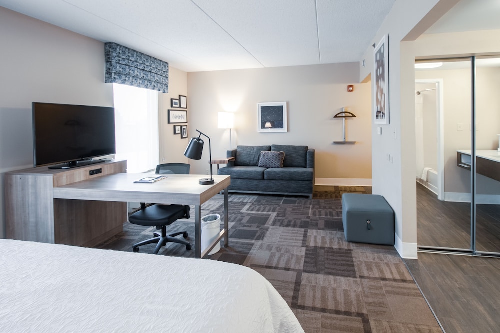 Hampton Inn & Suites Huntsville Hampton Cove - photo 19