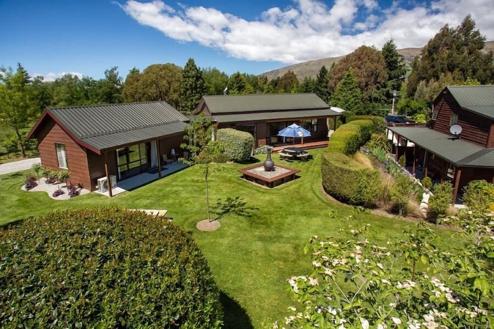 Alpine View Lodge — 4-Star Luxury Hotel in Wanaka, New Zealand