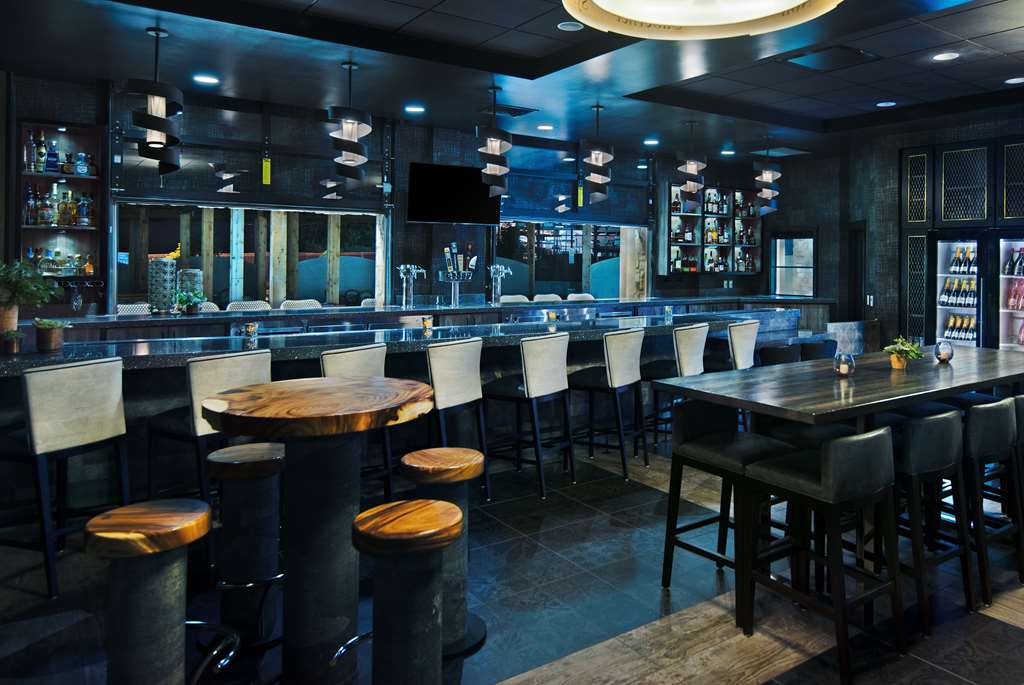 Oxford Suites Sonoma County - photo 5