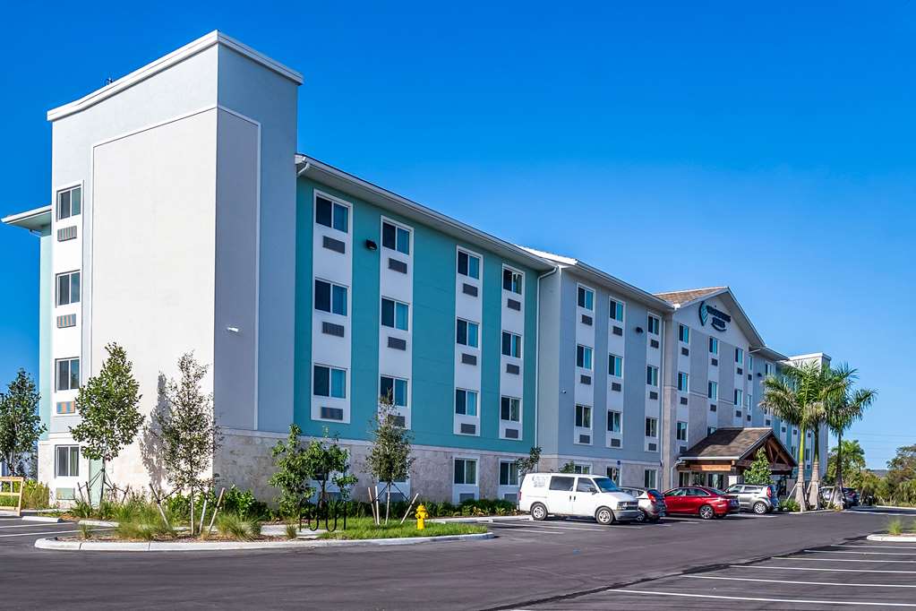 WoodSpring Suites Naples West - photo 2