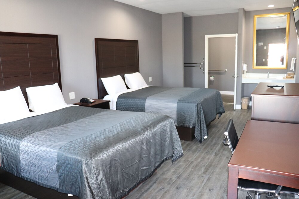 Atlantis Inn and Suites - photo 12