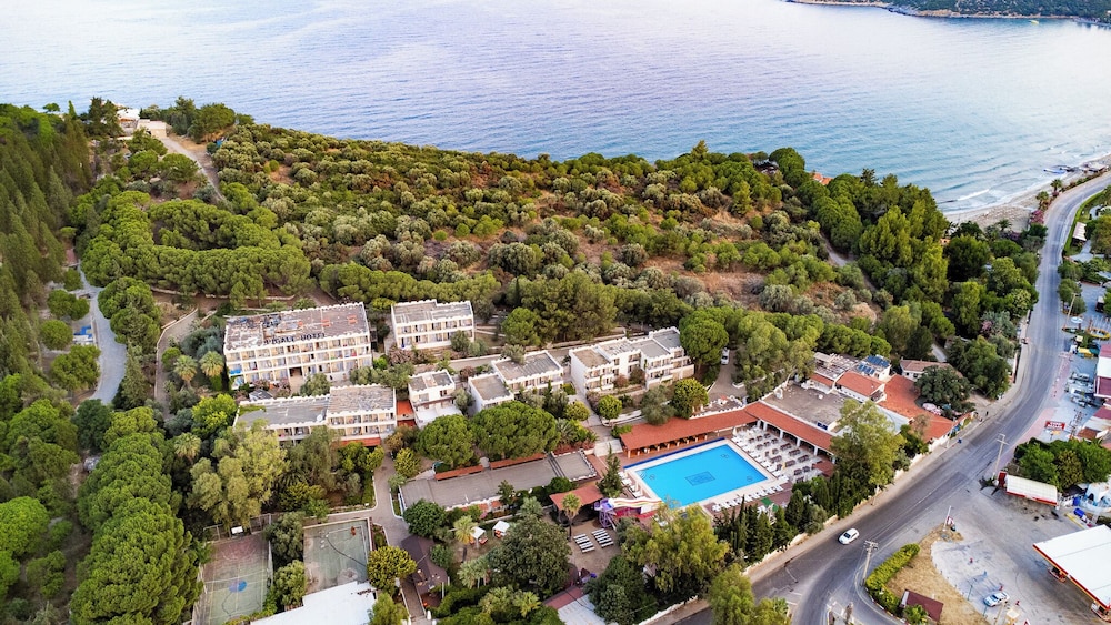 Pigale Beach Resort — hotel in Kusadasi