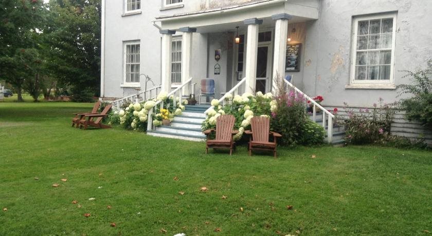 Manoir Hamilton Inc — 4-Star Luxury Hotel in New Carlisle, Canada