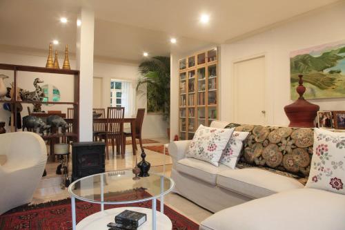Coombs Cottage Khaoyai Mu Si — 4-Star Luxury Hotel in Pak Chong, Thailand