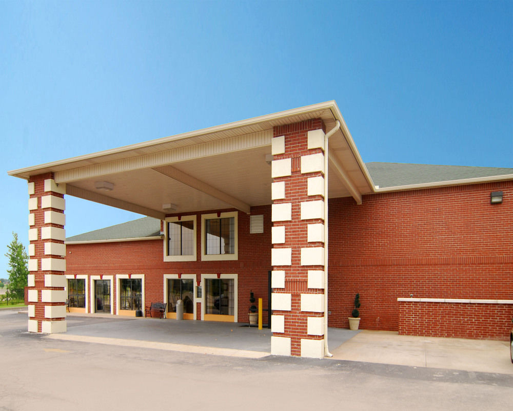 Rodeway Inn & Suites East I 44 - photo 13
