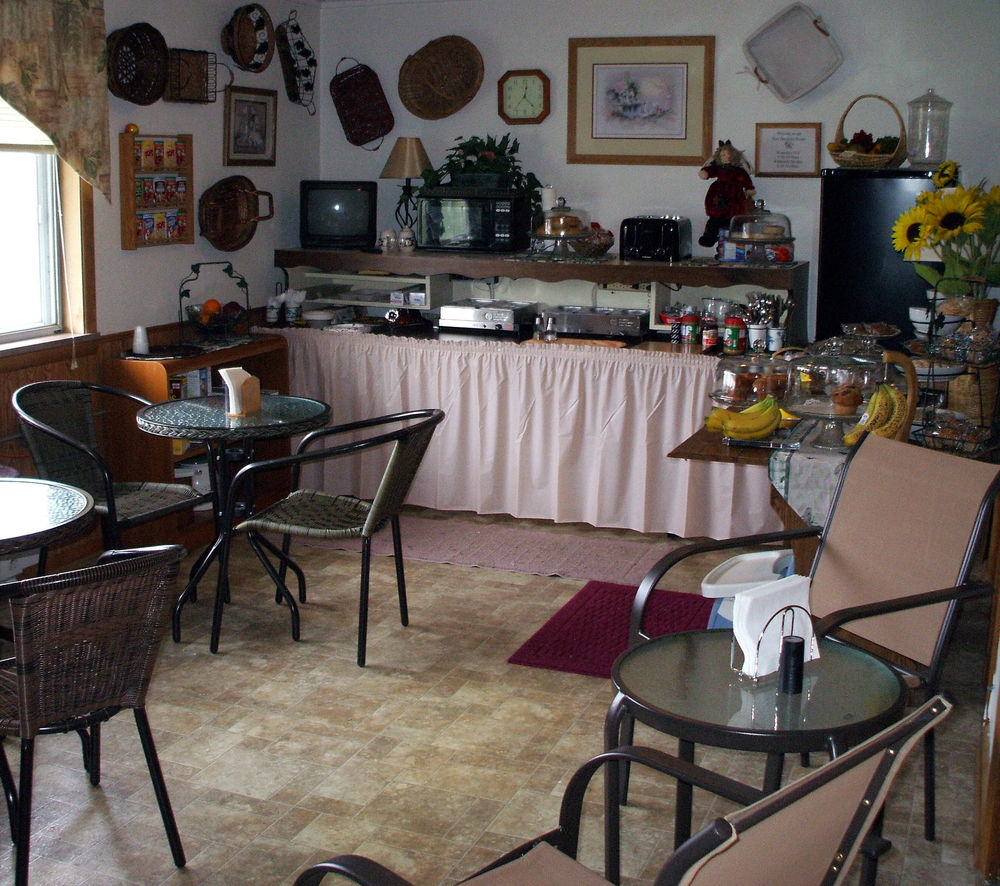 The Plaza Motel - photo 16