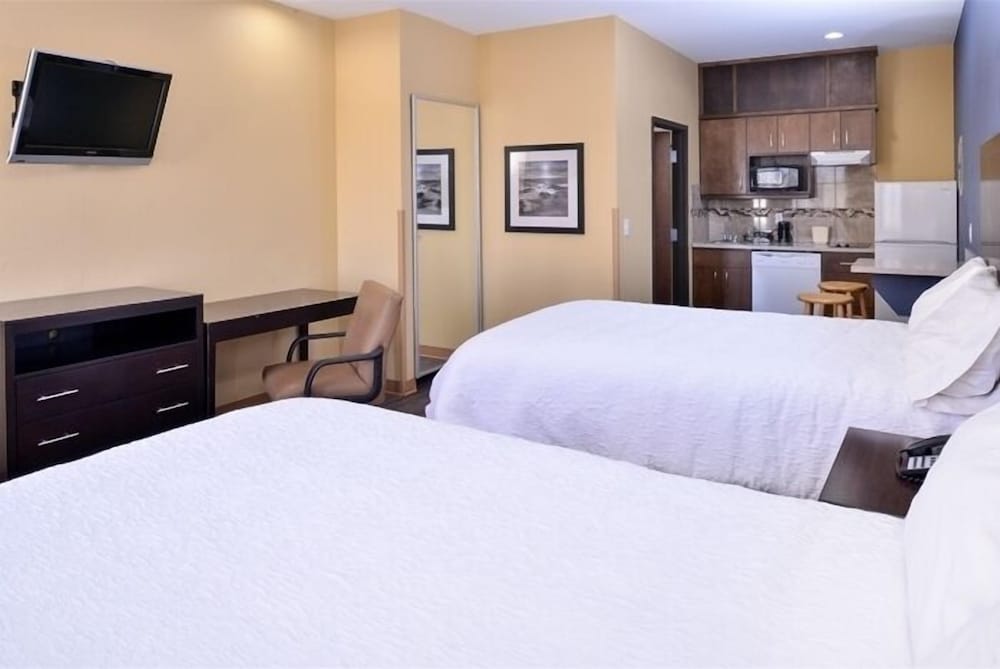 La Bonita Inn & Suites - photo 17